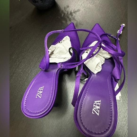 Zara Shoes - Zara Sling back heel with strap